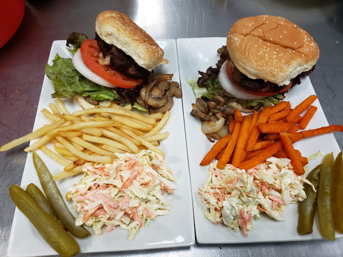 Sliders with creamy slaw